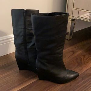NWOT Nicole Miller wedge boots with side zipper